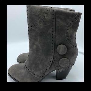 Womens size 7.5 Not Rated Courtney boot